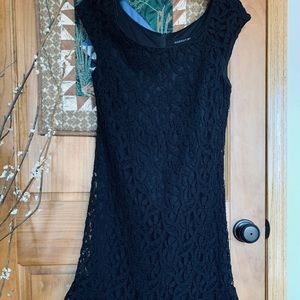❤️🖤 Madison Leigh Women’s black lace dress